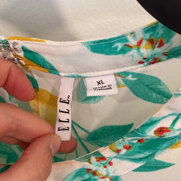 ELLE lemon print short sleeve blouse - Picture 5 of 10